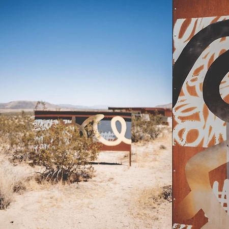 Вилла Solis Joshua Tree Urban Design Casita And Cowboy Pool Экстерьер фото