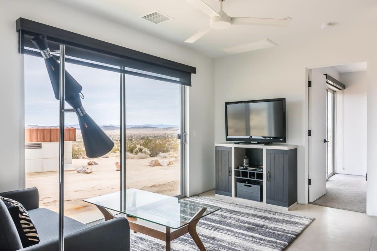 Вилла Solis Joshua Tree Urban Design Casita And Cowboy Pool Экстерьер фото