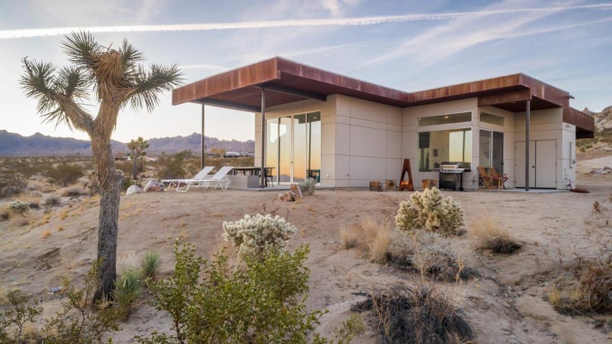 Вилла Solis Joshua Tree Urban Design Casita And Cowboy Pool Экстерьер фото