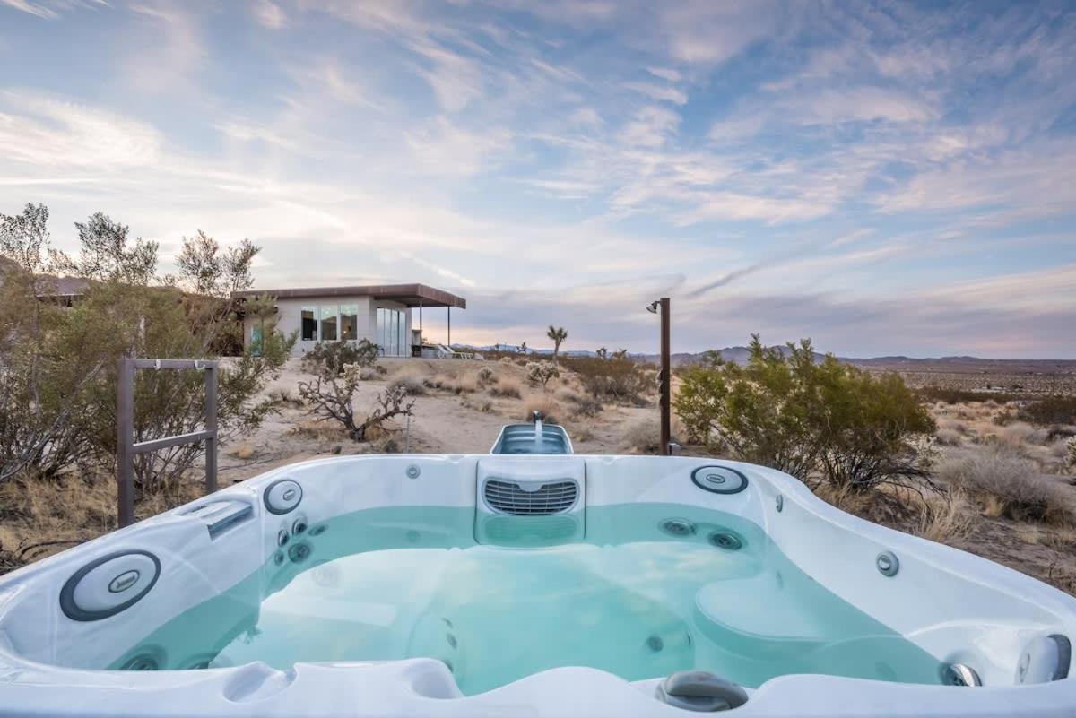 Вилла Solis Joshua Tree Urban Design Casita And Cowboy Pool Экстерьер фото