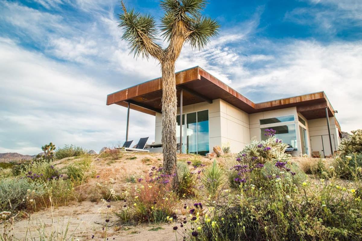 Вилла Solis Joshua Tree Urban Design Casita And Cowboy Pool Экстерьер фото